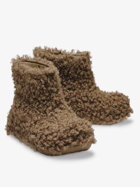Crocs Crush Doodle Fur Boot 7W